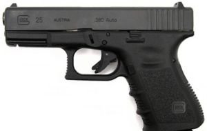 A Glock G25 é uma pistola muito usada para porte de arma, cursos de tiro, em estandes e clubes de tiro no rio de janeiro